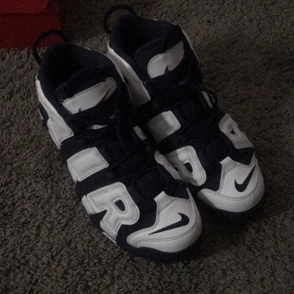 Nike - Picture 2 of 4